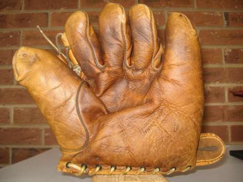 Johnny Gee Front